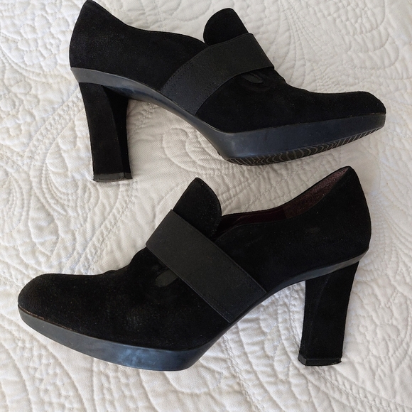 STUART WEITZMAN FALL/BUISNESS SUEDE SLIP ON HEELS - Picture 1 of 10